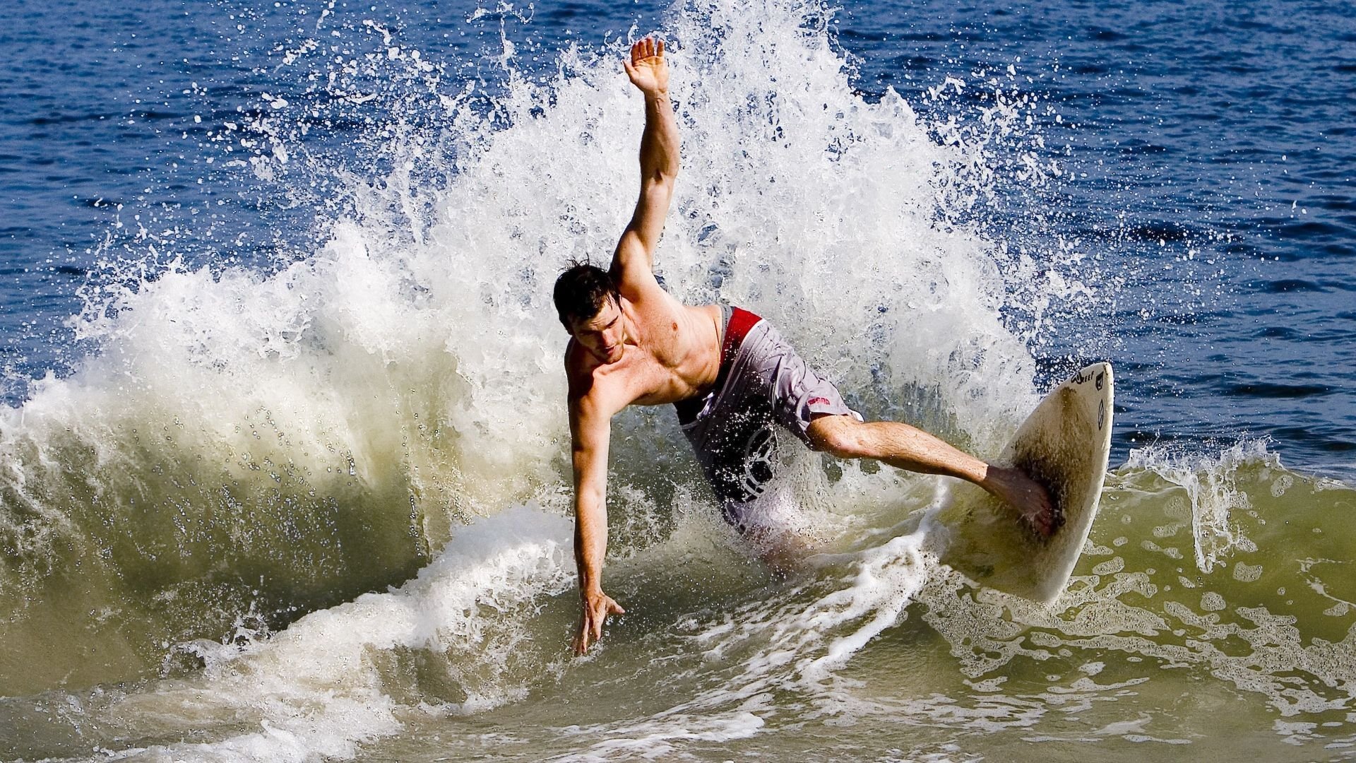 梅西为世界杯梦想继续努力，C罗称“世界杯只是杯赛”——足球天赋的两种态度